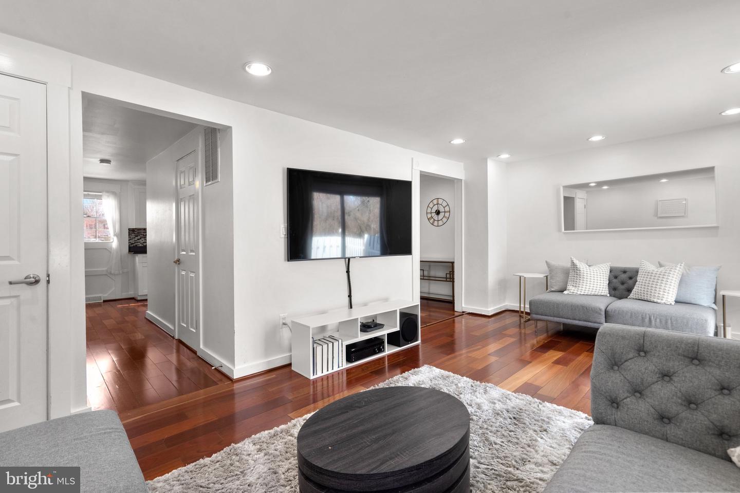 3327 TIDEWATER COURT Unit: C