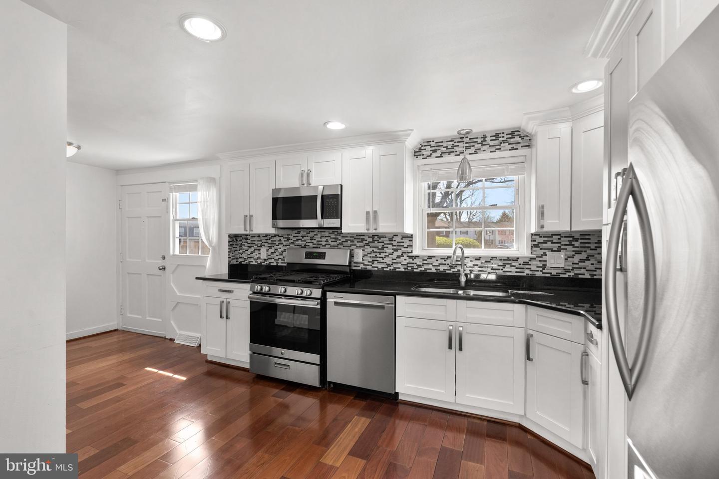 3327 TIDEWATER COURT Unit: C