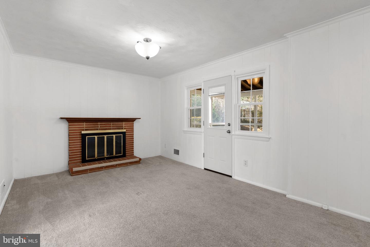 9813 SINGLETON DRIVE