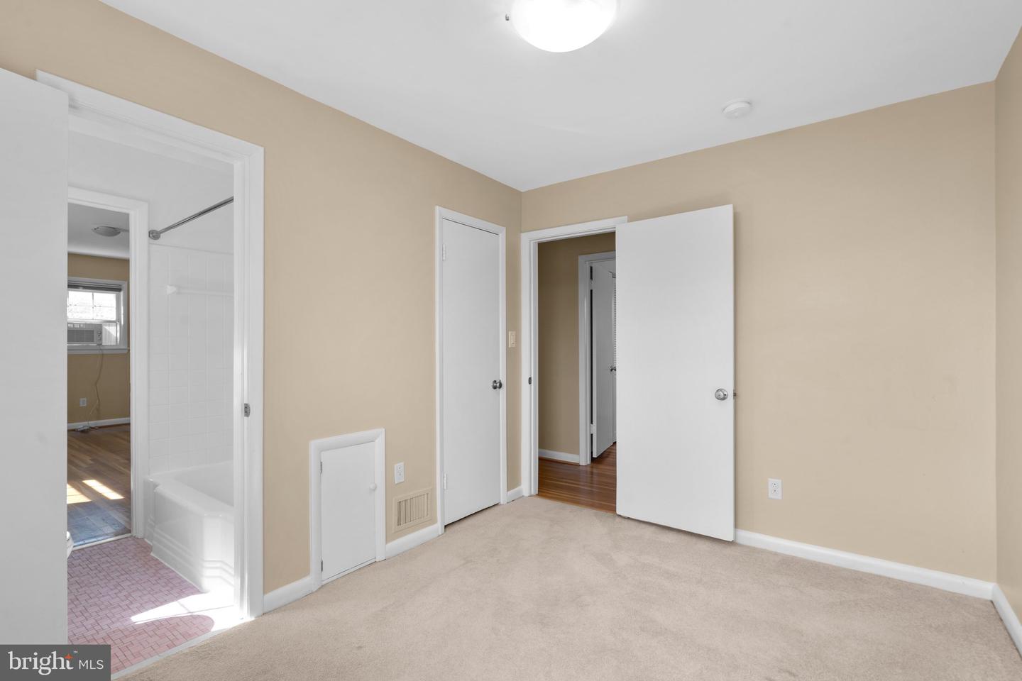 9813 SINGLETON DRIVE