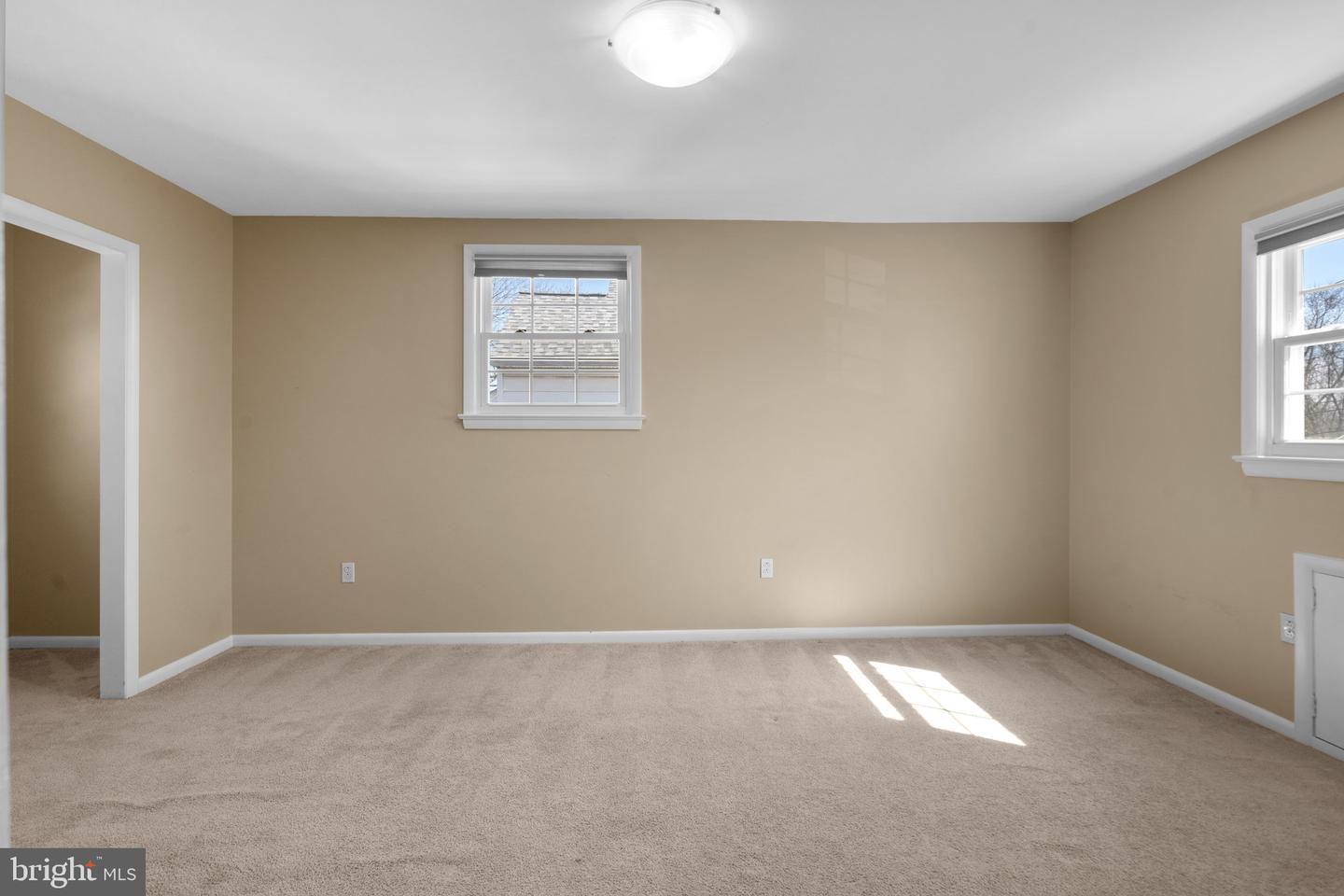 9813 SINGLETON DRIVE