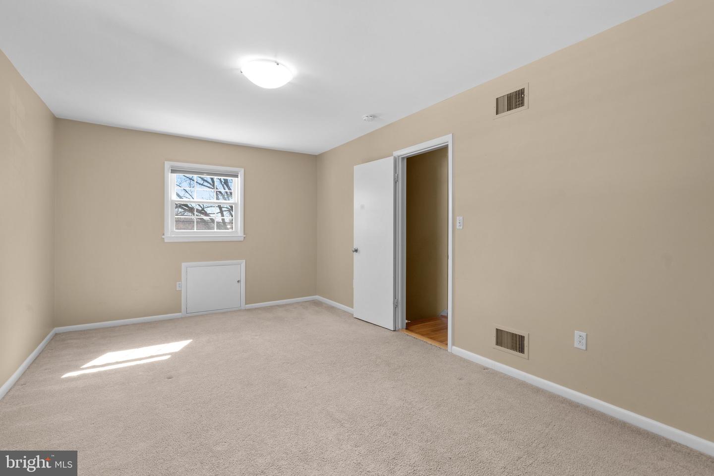 9813 SINGLETON DRIVE