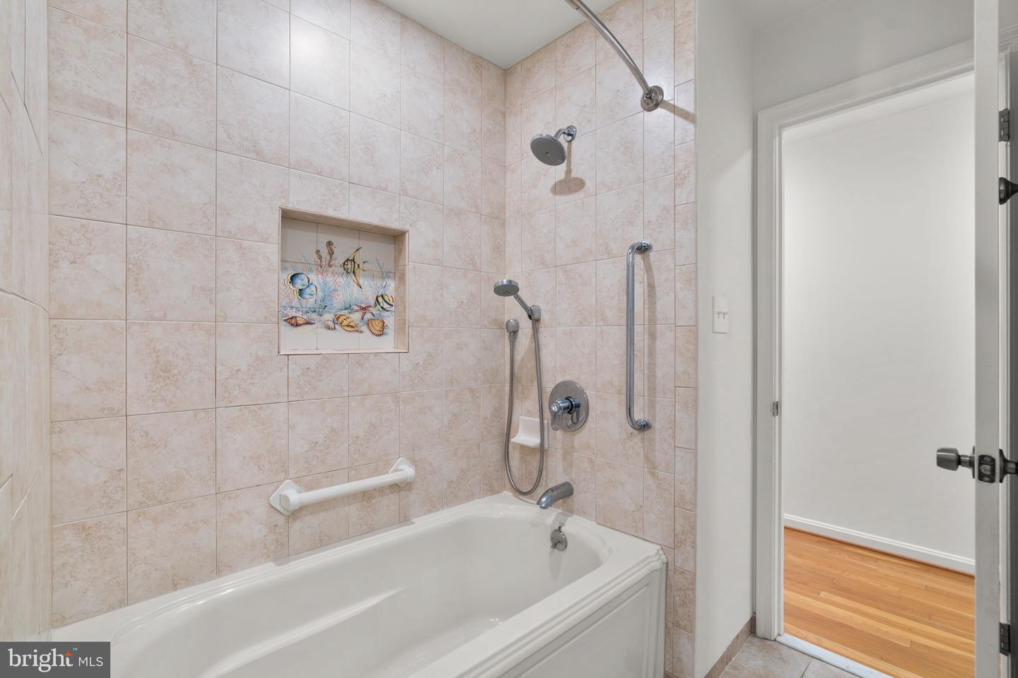 6528 Windermere