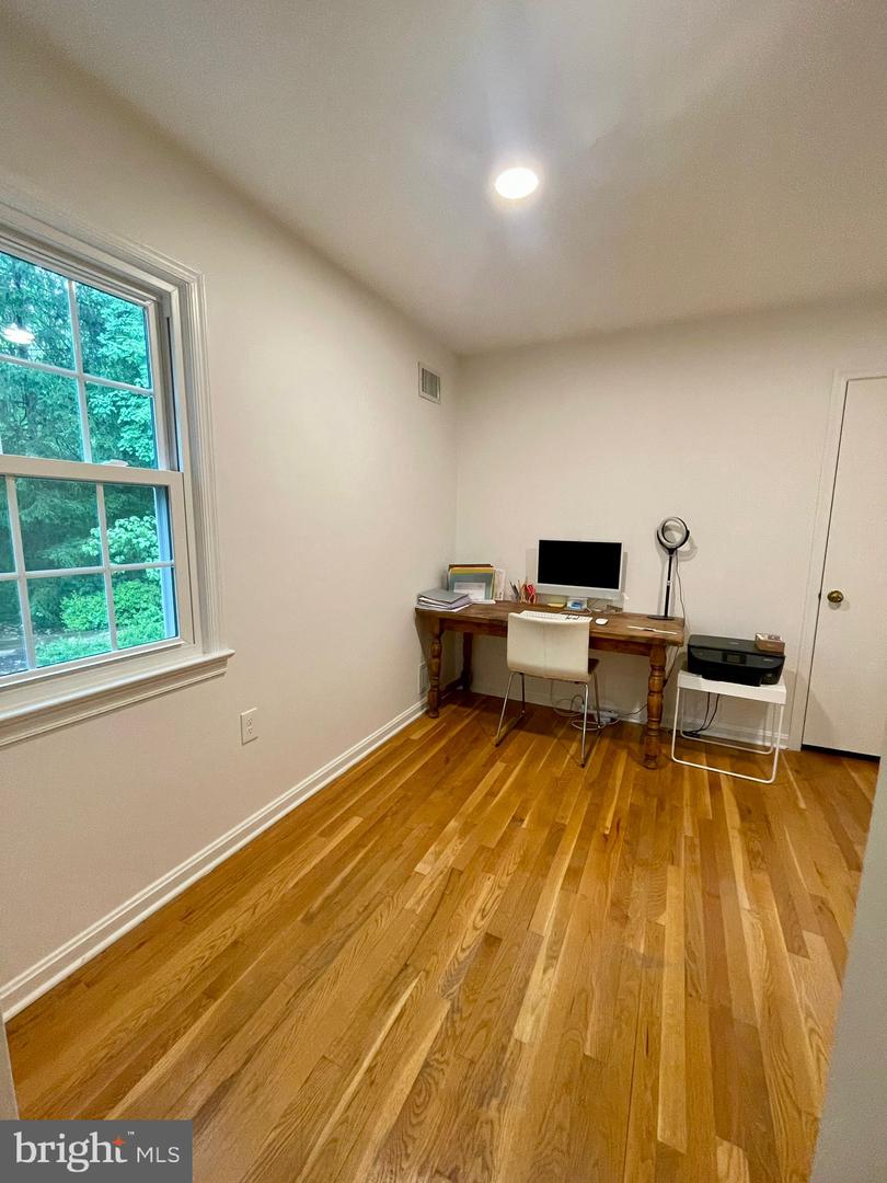 6528 Windermere