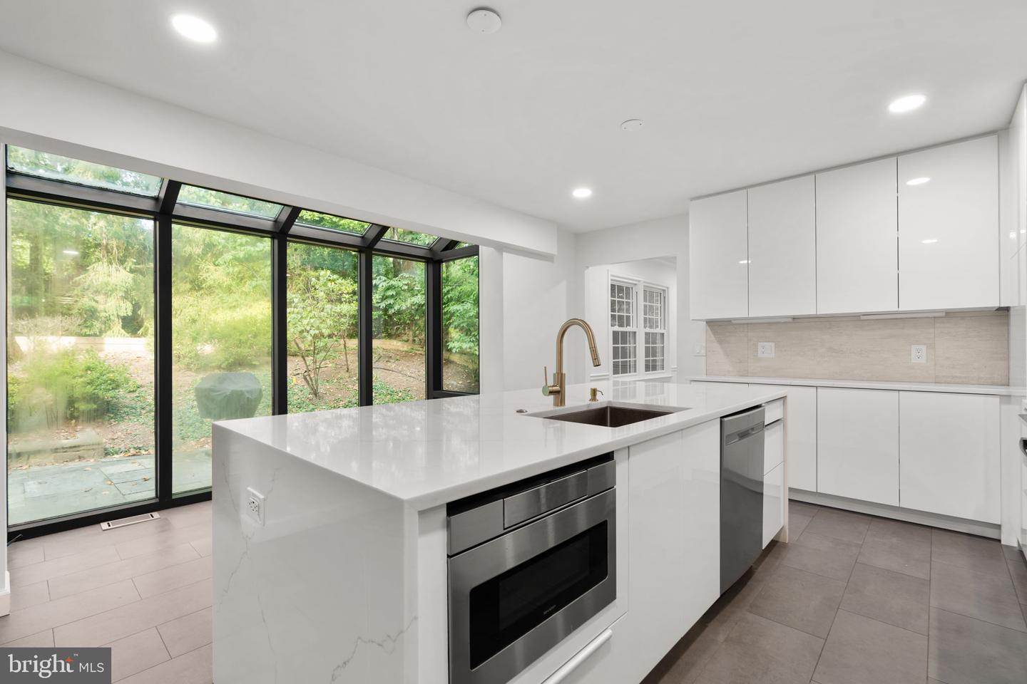 6528 Windermere