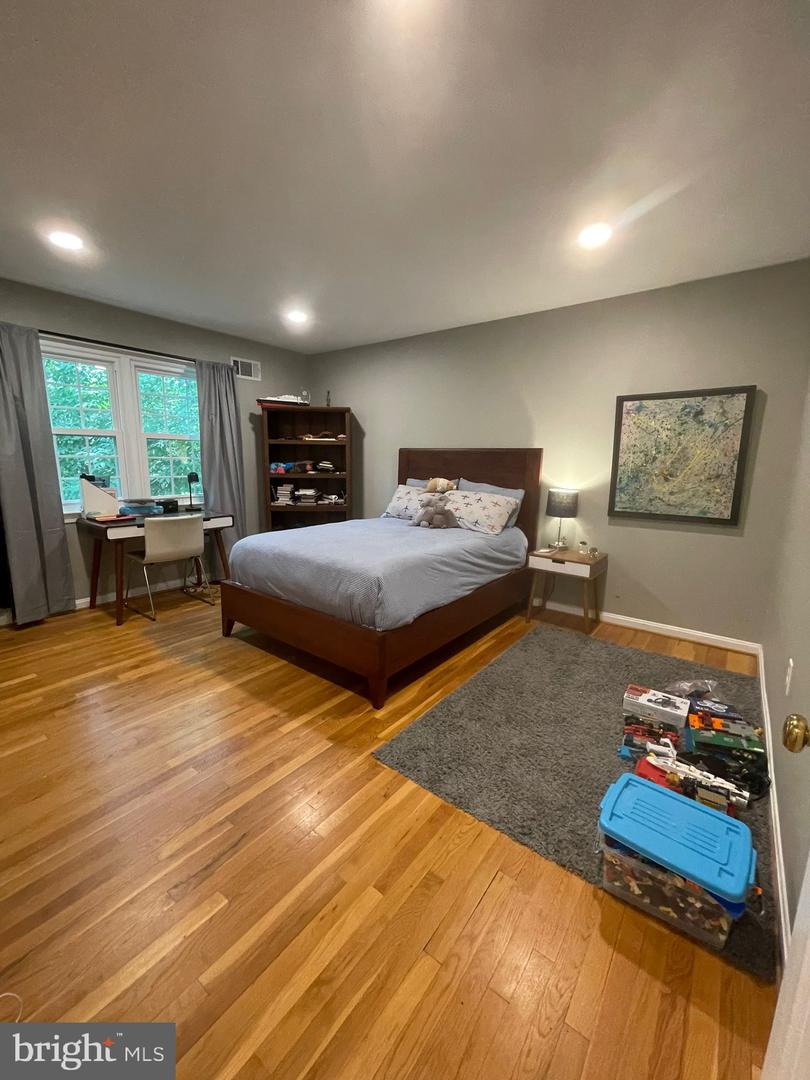 6528 Windermere