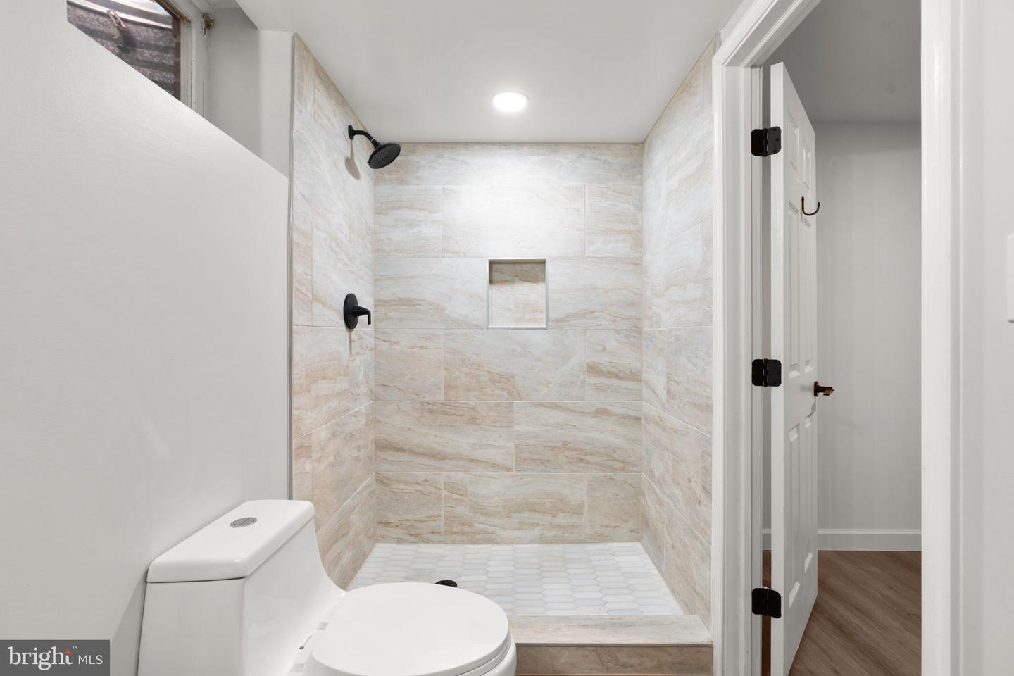 6528 Windermere