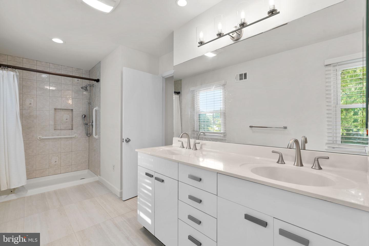 6528 Windermere