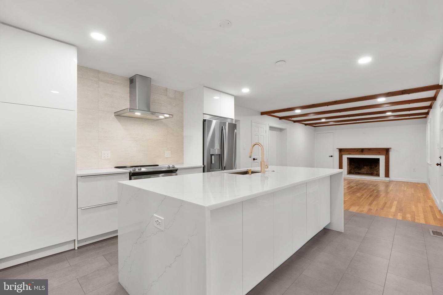 6528 Windermere