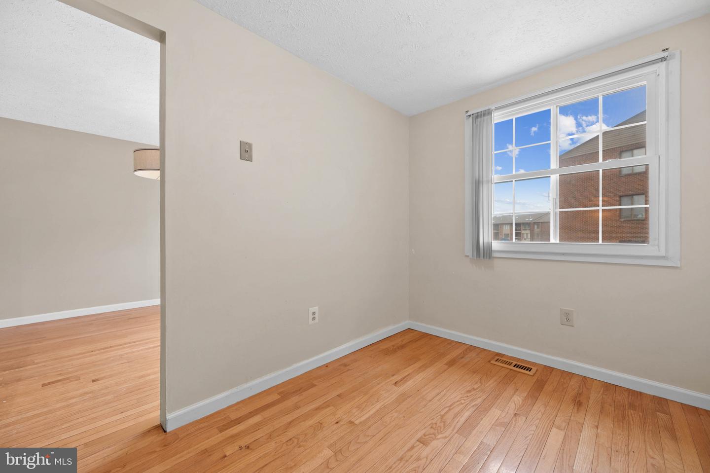 7605 Nutwood Ct