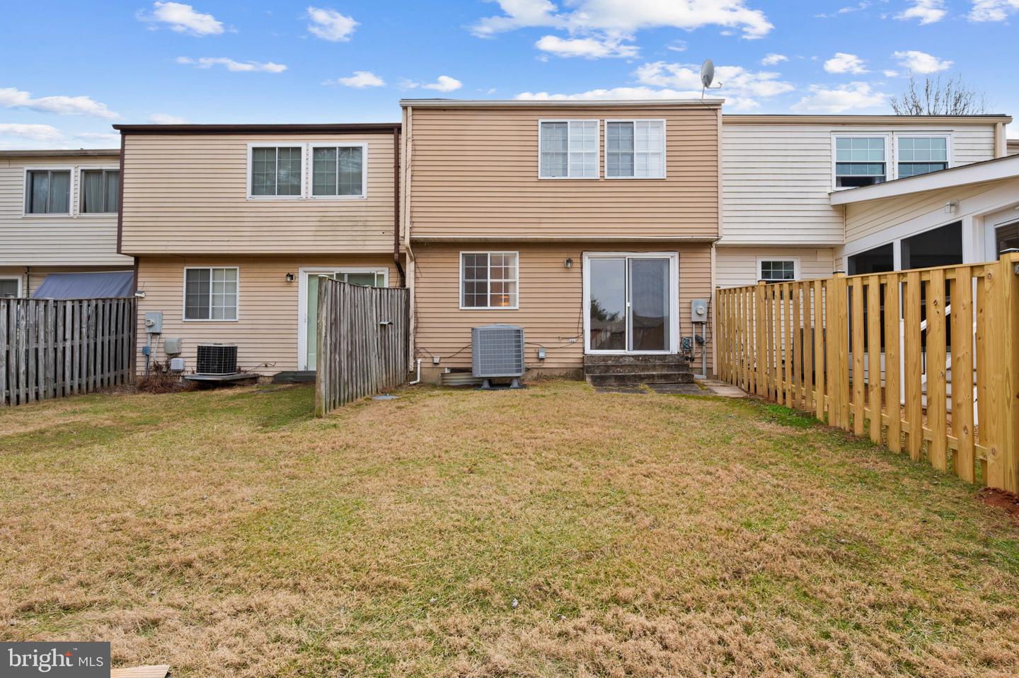 7605 Nutwood Ct