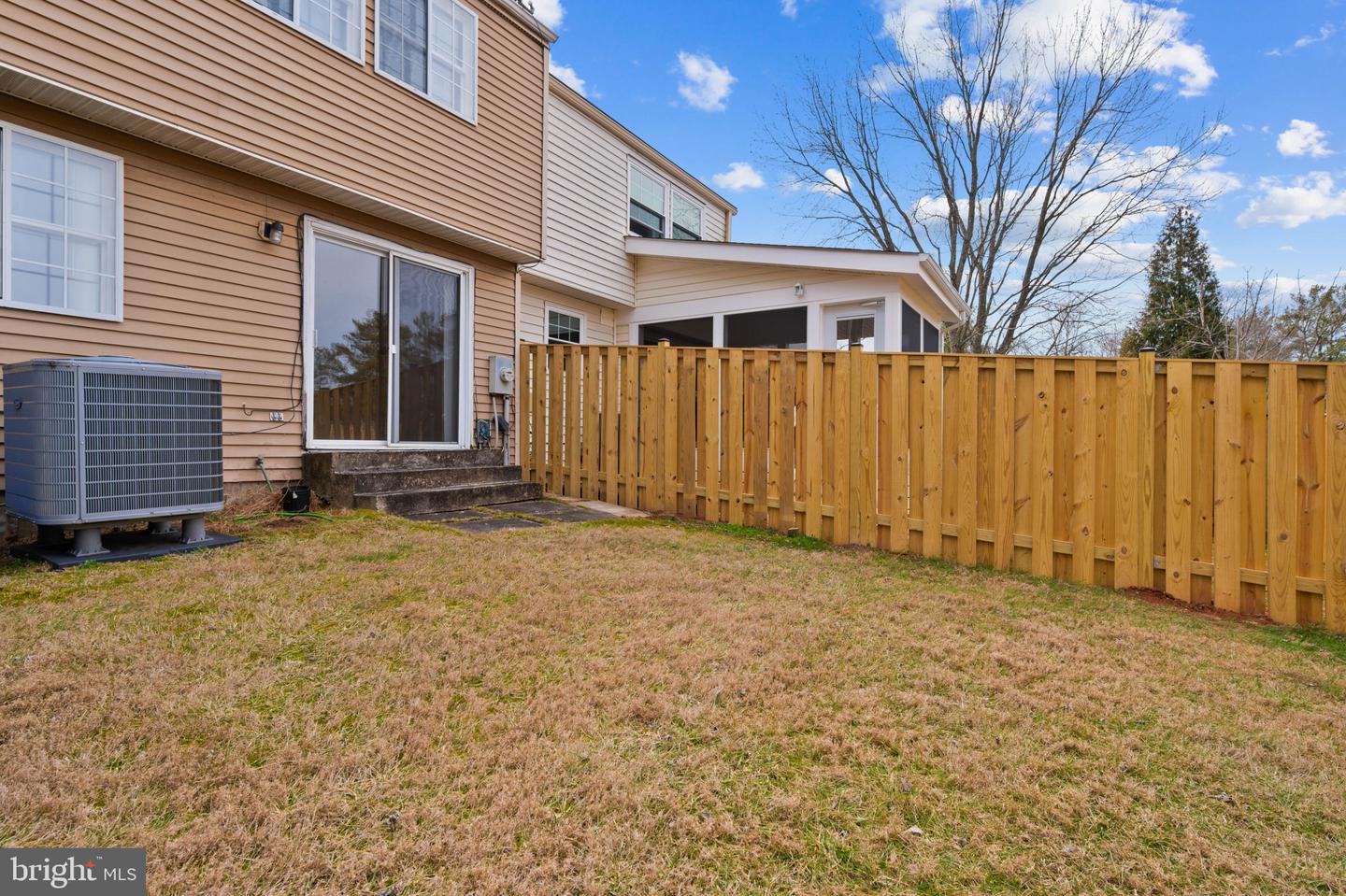 7605 Nutwood Ct