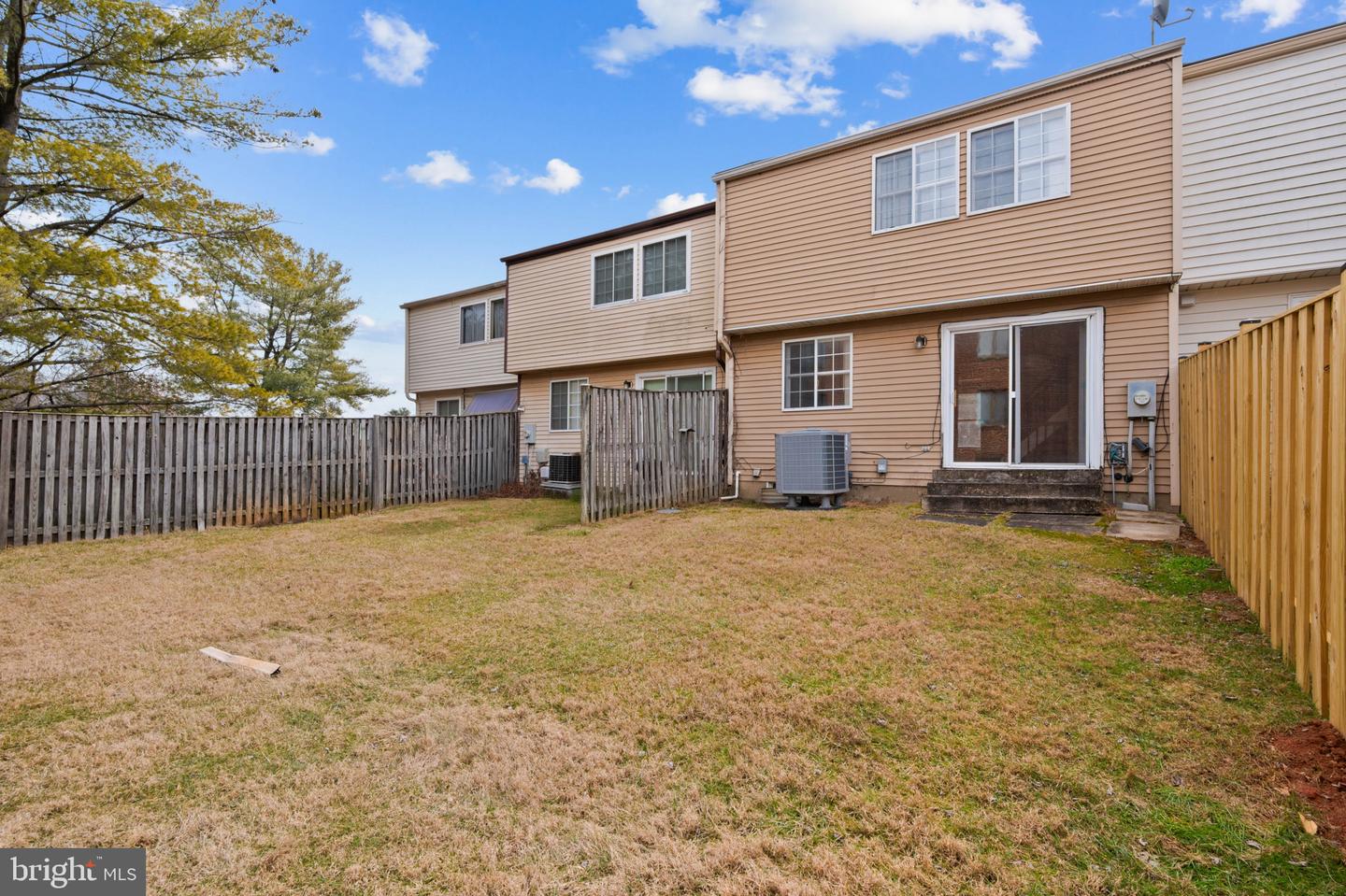7605 Nutwood Ct