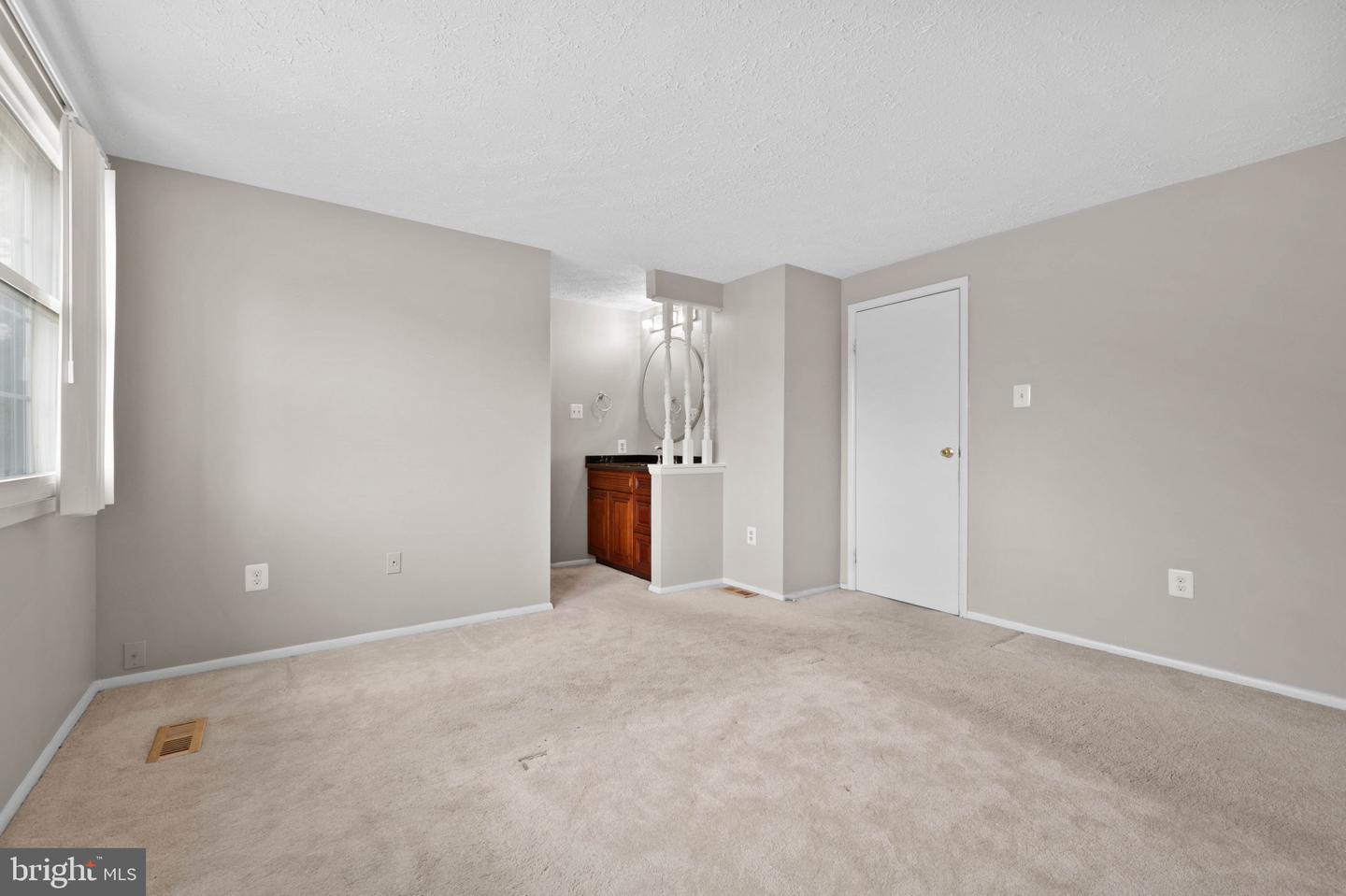 7605 Nutwood Ct