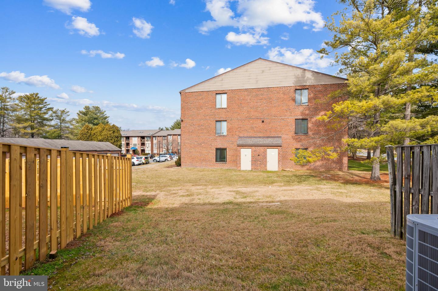 7605 Nutwood Ct