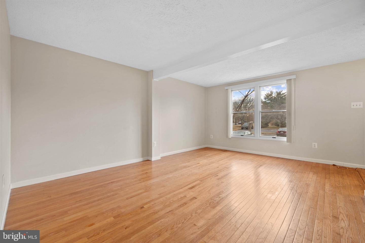 7605 Nutwood Ct