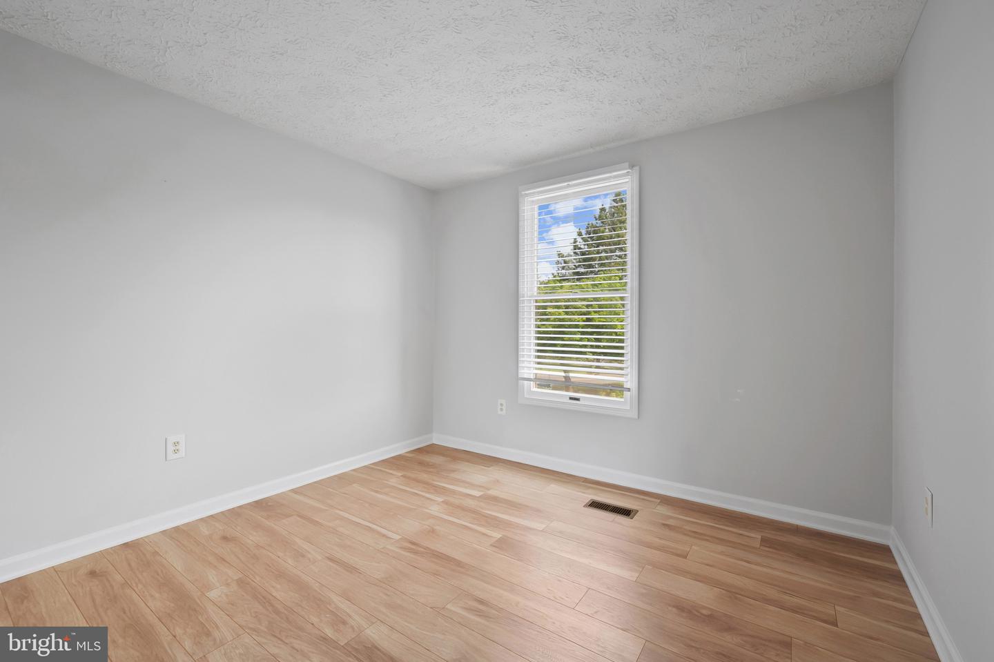 101 Sharpstead Ln