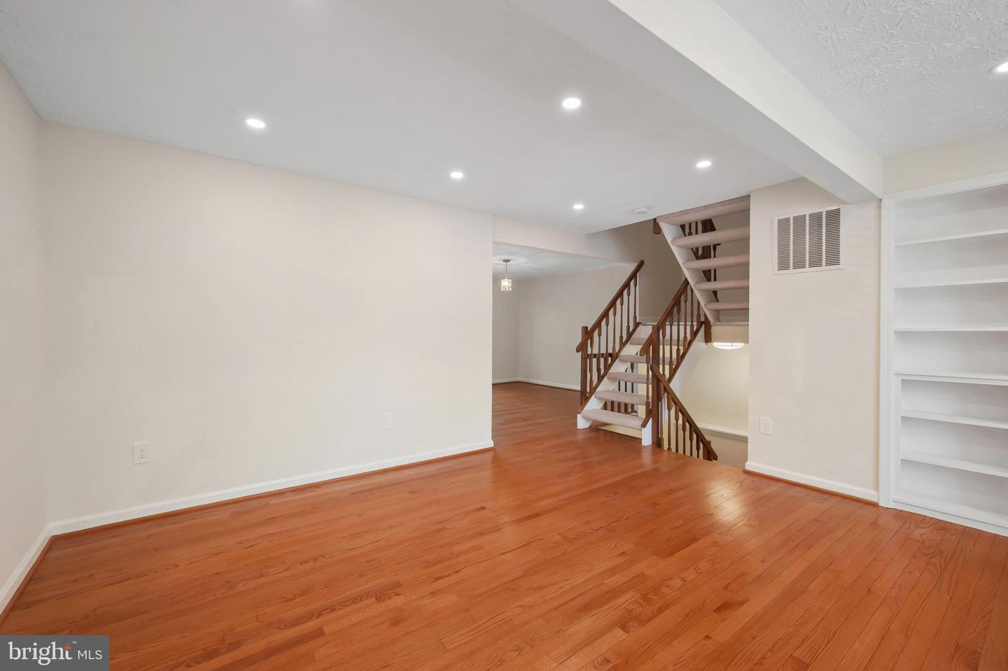 101 Sharpstead Ln