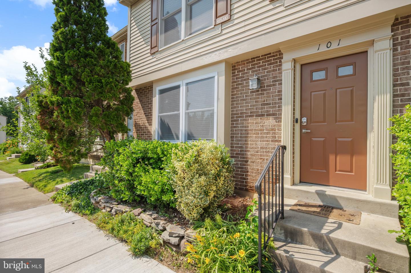 101 Sharpstead Ln