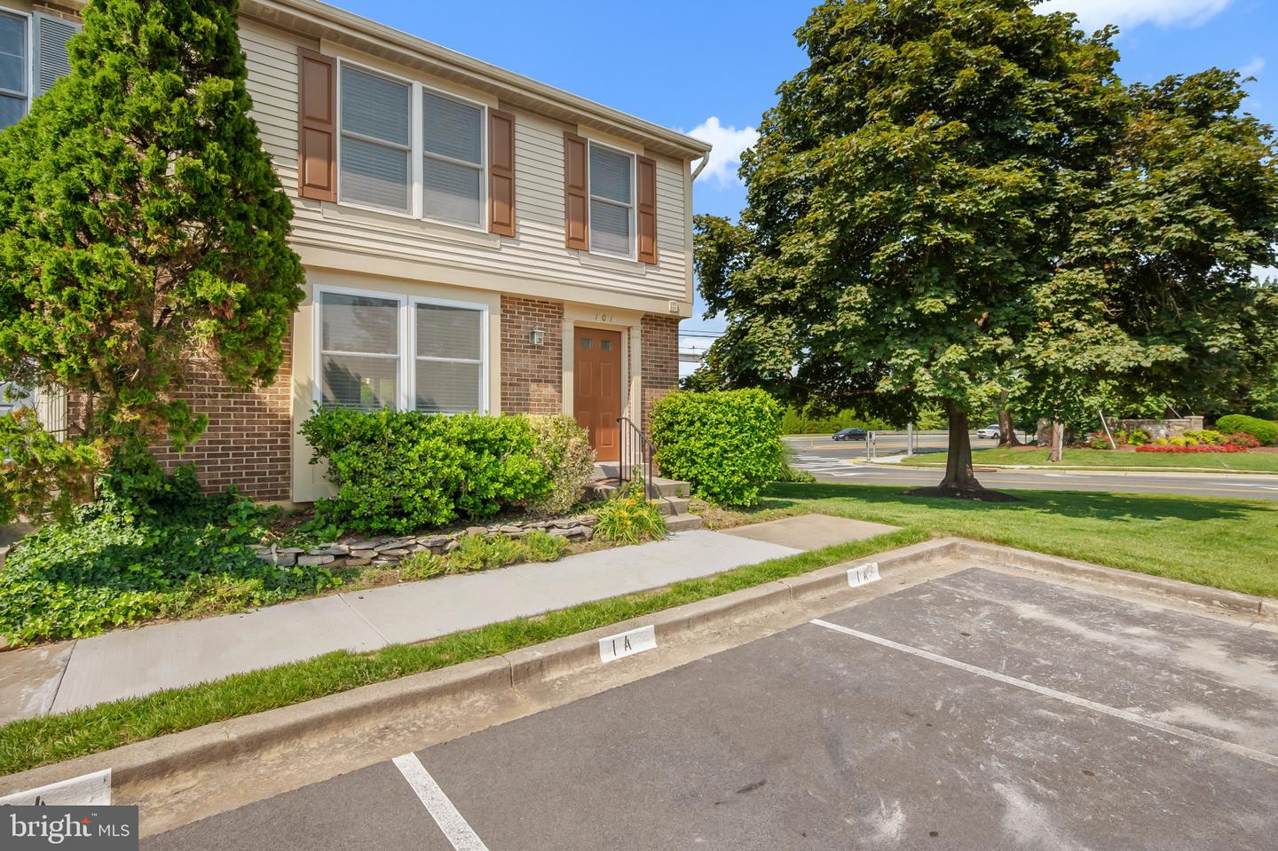101 Sharpstead Ln