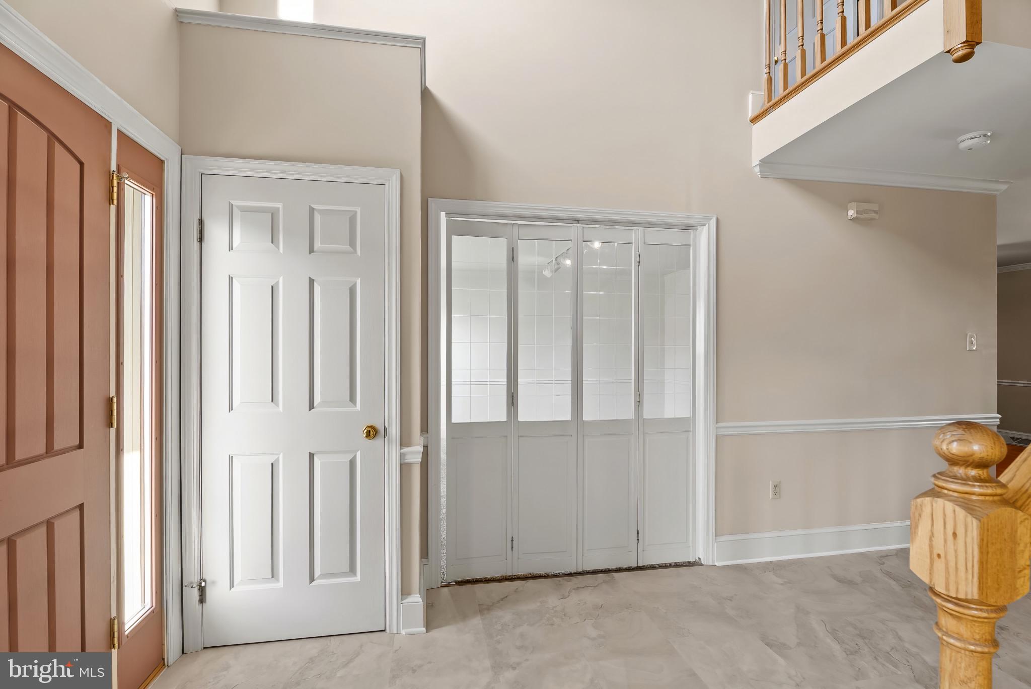 10 CARRIAGE HILL DRIVE