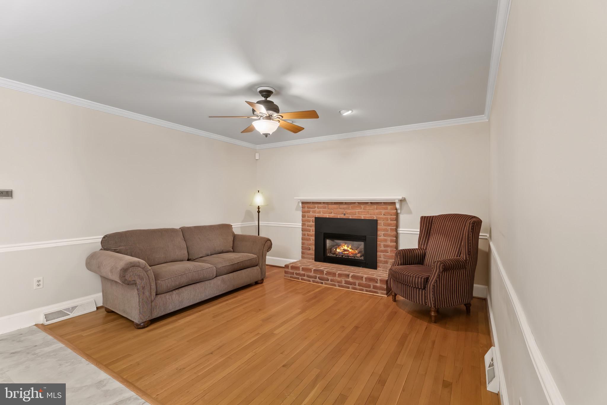 10 CARRIAGE HILL DRIVE