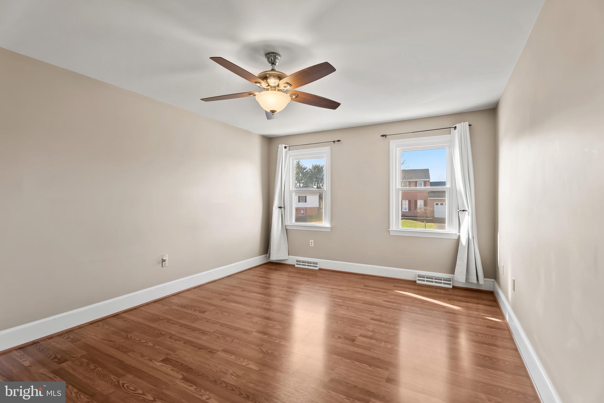 10 CARRIAGE HILL DRIVE