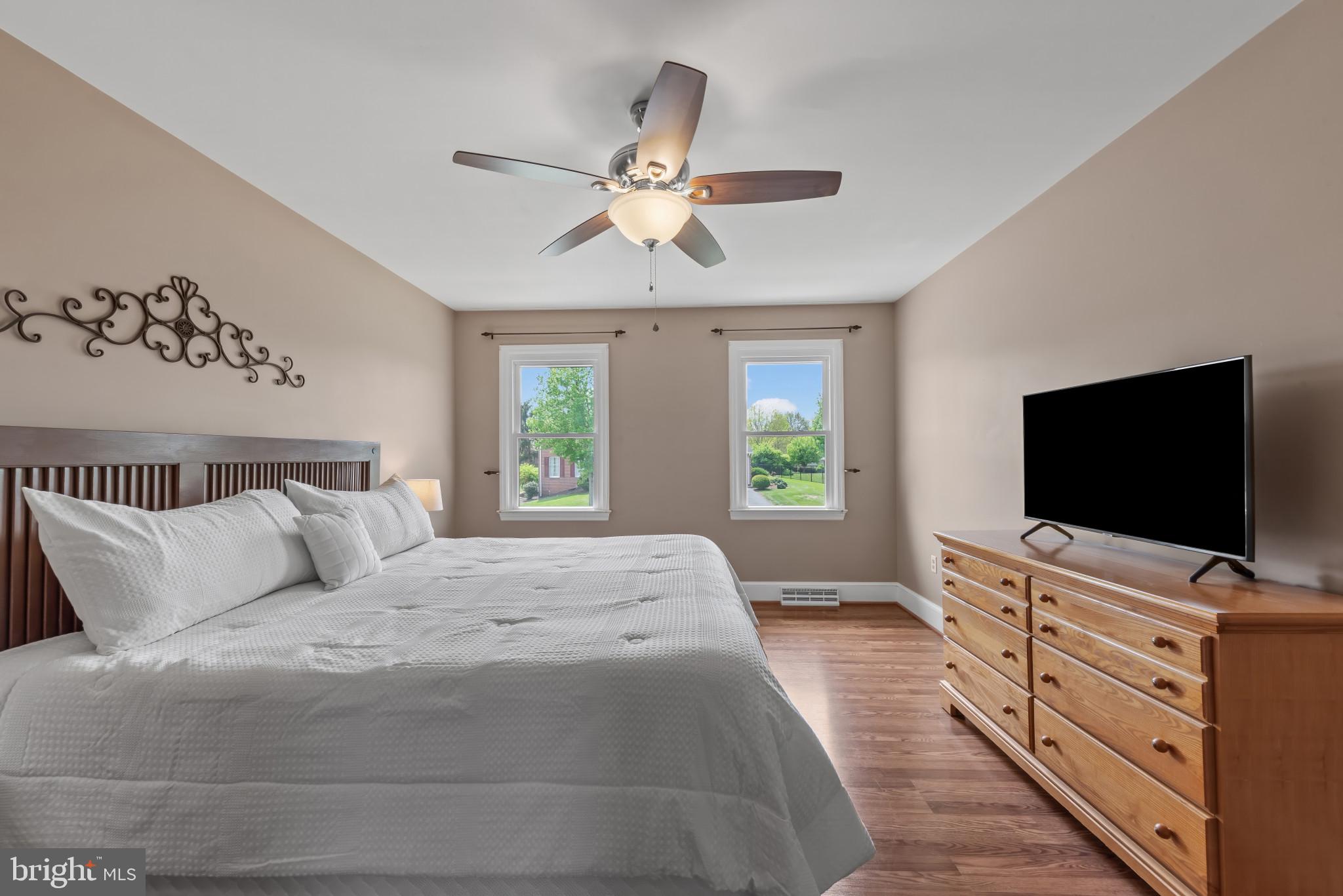 10 CARRIAGE HILL DRIVE