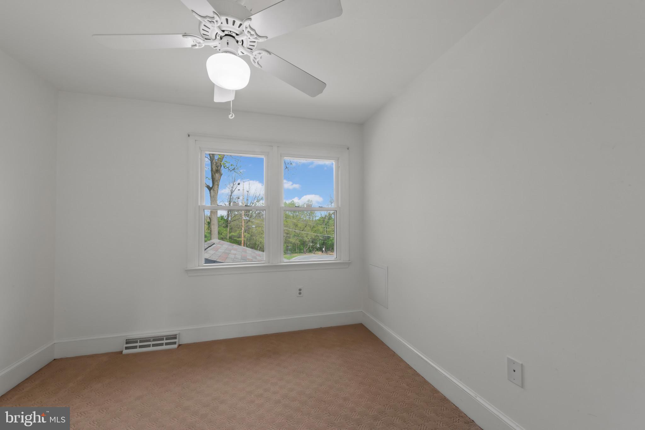 10 CARRIAGE HILL DRIVE