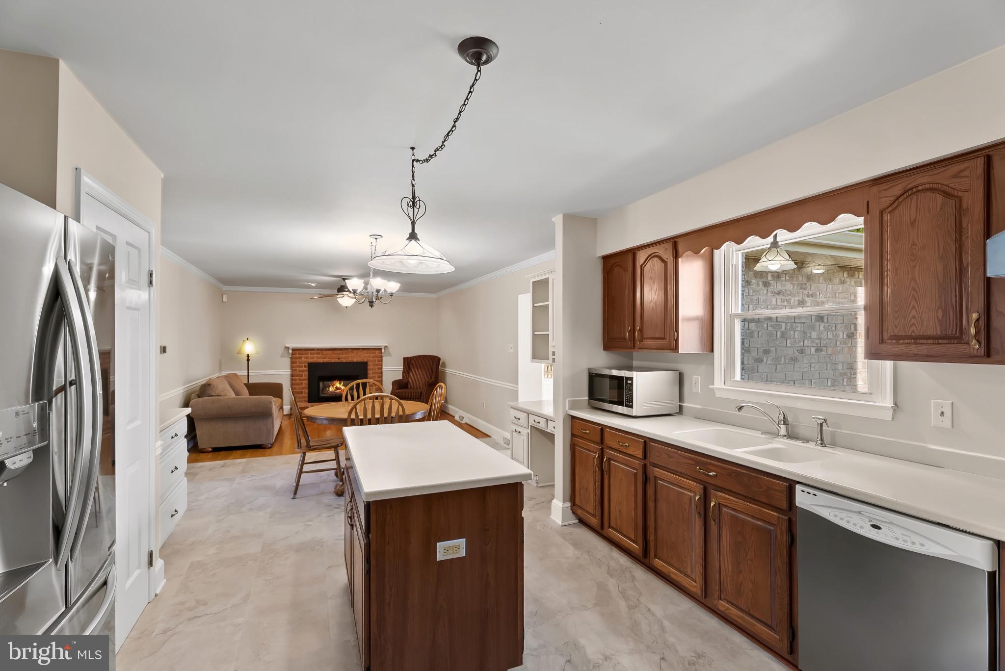 10 CARRIAGE HILL DRIVE