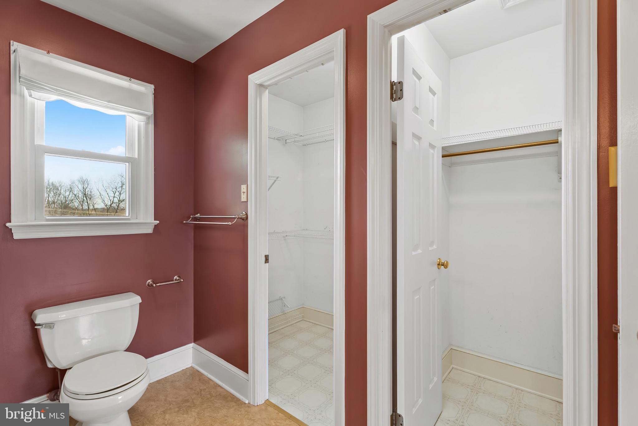 10 CARRIAGE HILL DRIVE