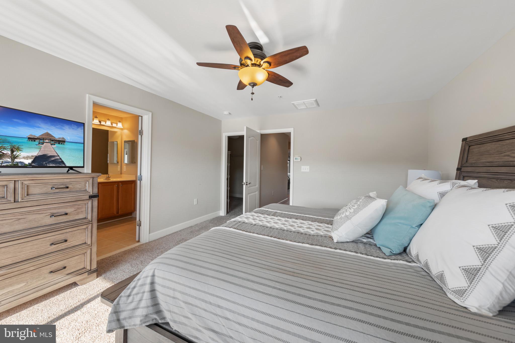 10900 Holystone LANE Unit: 304