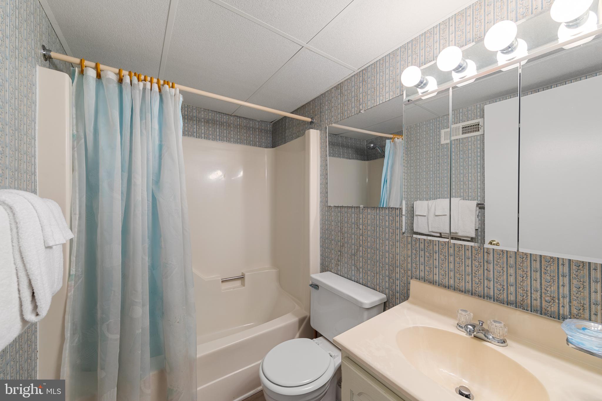 6007 Atlantic AVENUE Unit: 302