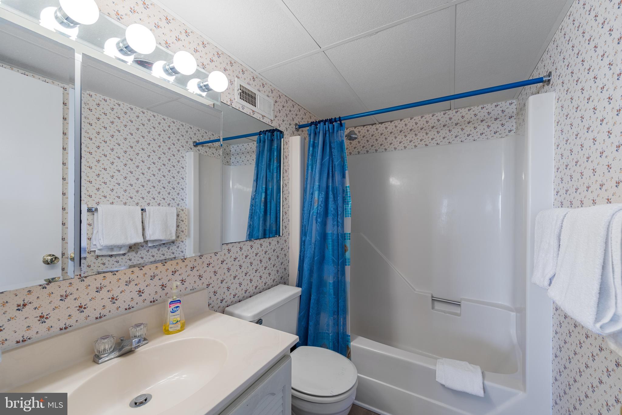 6007 Atlantic AVENUE Unit: 302