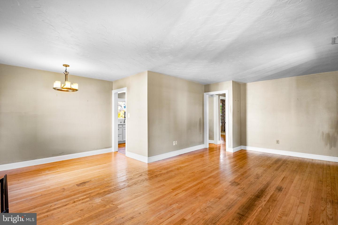 907 Walnut St