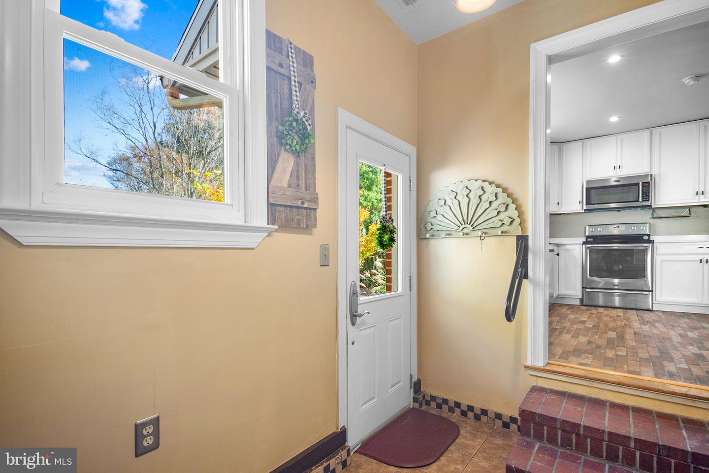 907 Walnut St