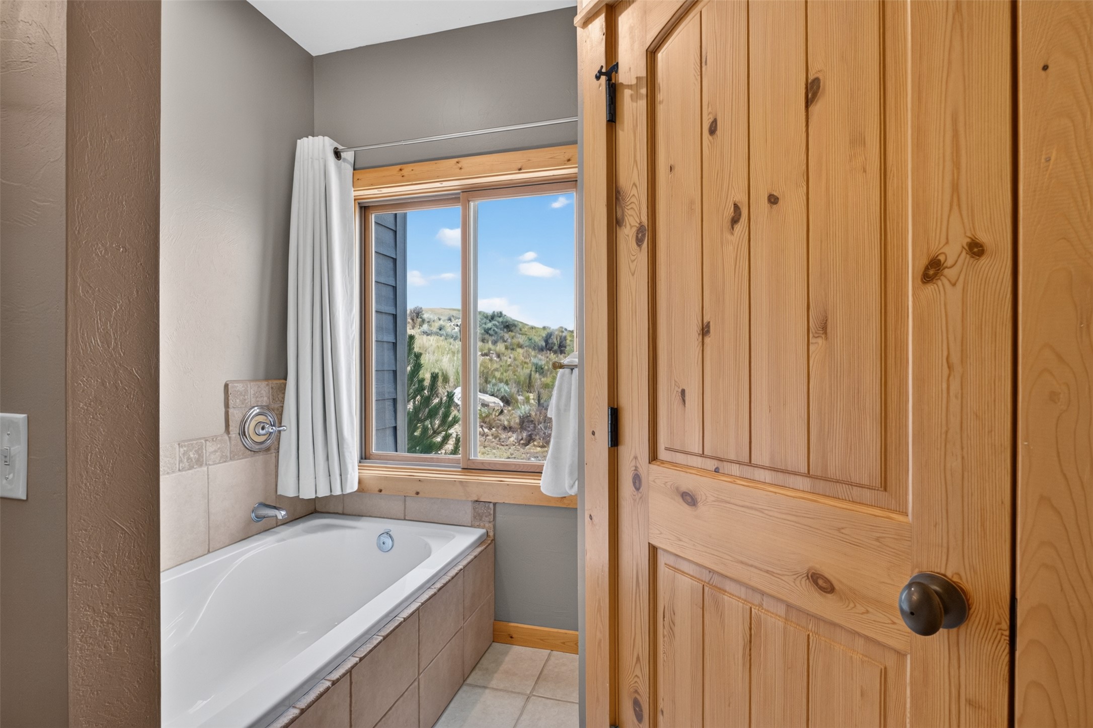 160 Hilltop Vista Loop