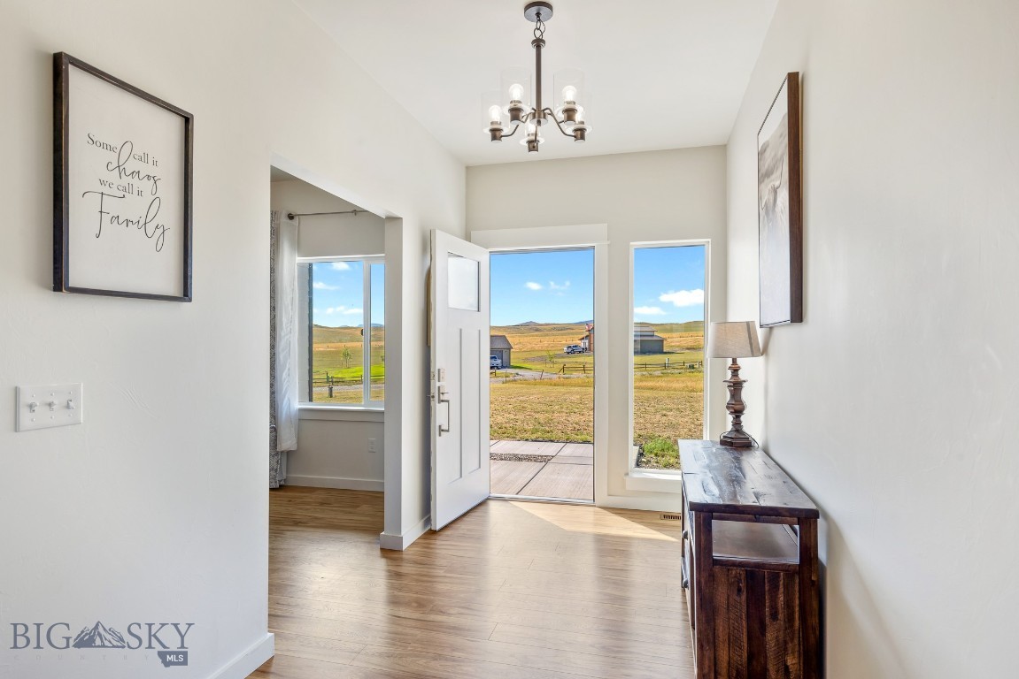 10 Mackenzie Mountain Way