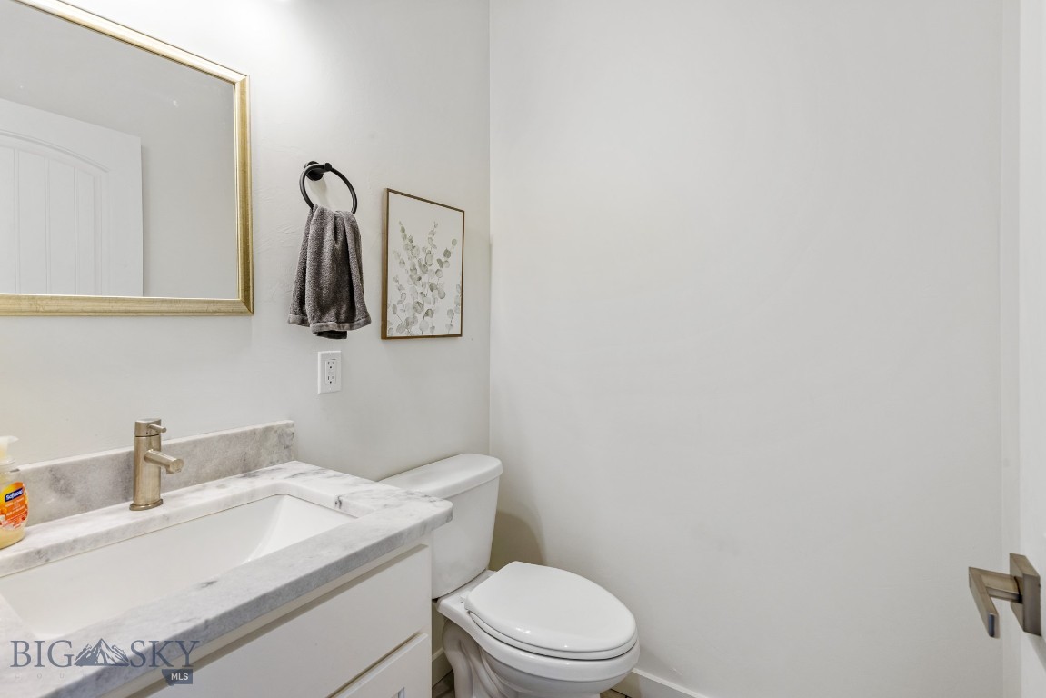 10 Mackenzie Mountain Way