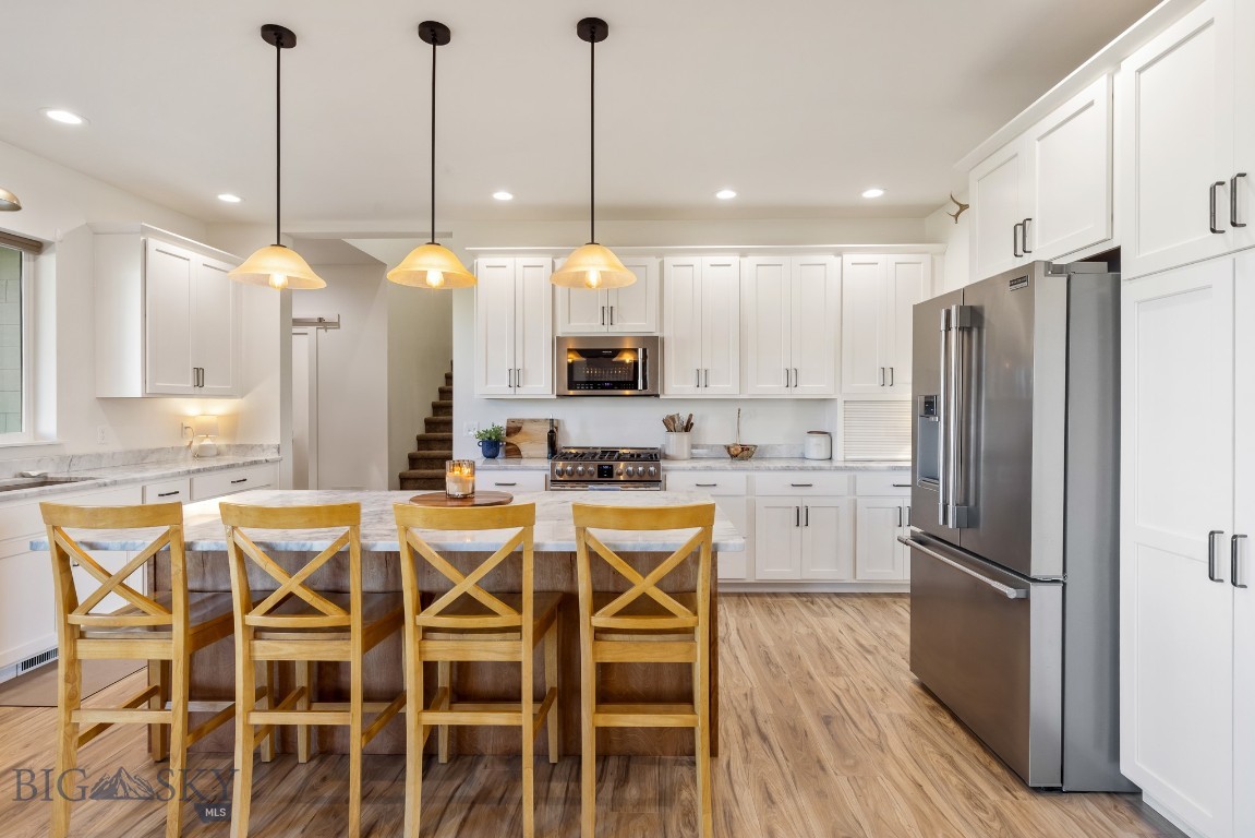 10 Mackenzie Mountain Way