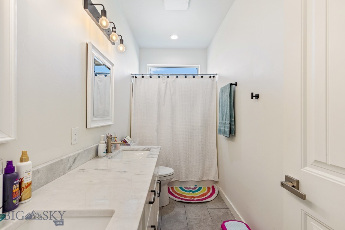 10 Mackenzie Mountain Way