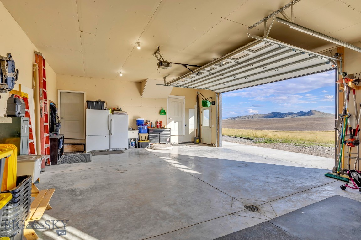 10 Mackenzie Mountain Way