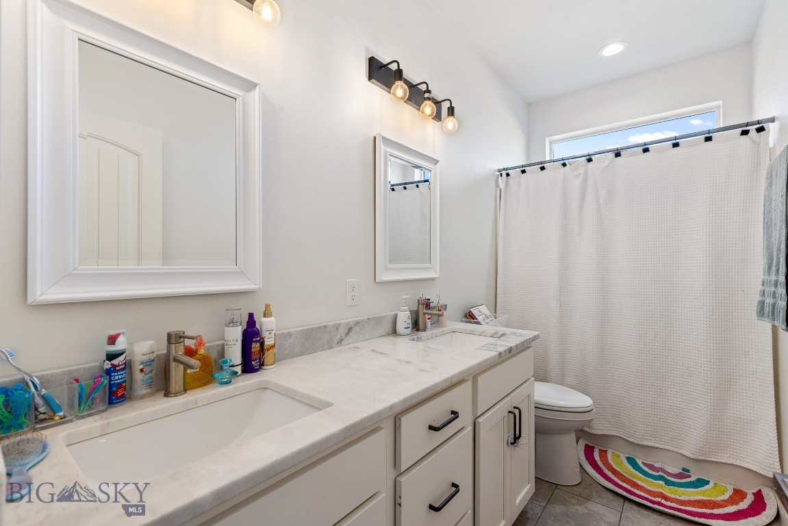 10 Mackenzie Mountain Way