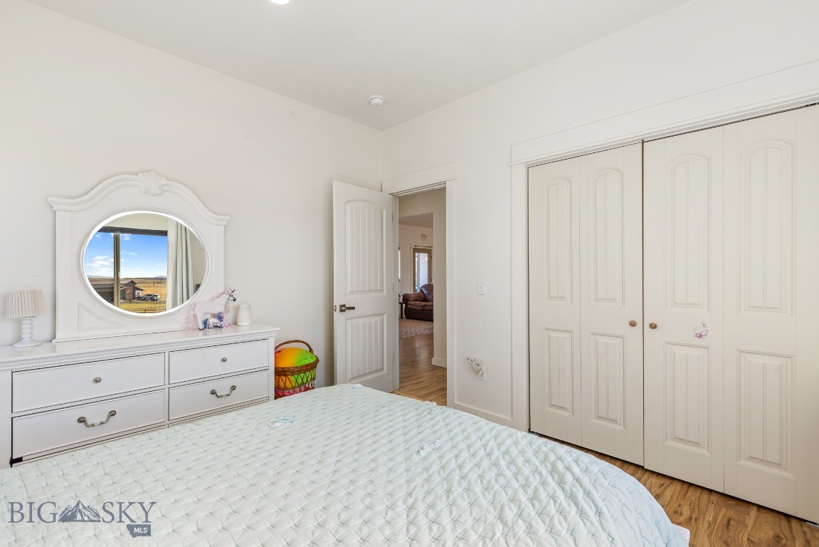 10 Mackenzie Mountain Way