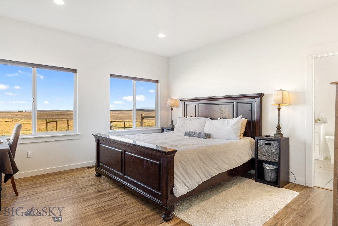 10 Mackenzie Mountain Way