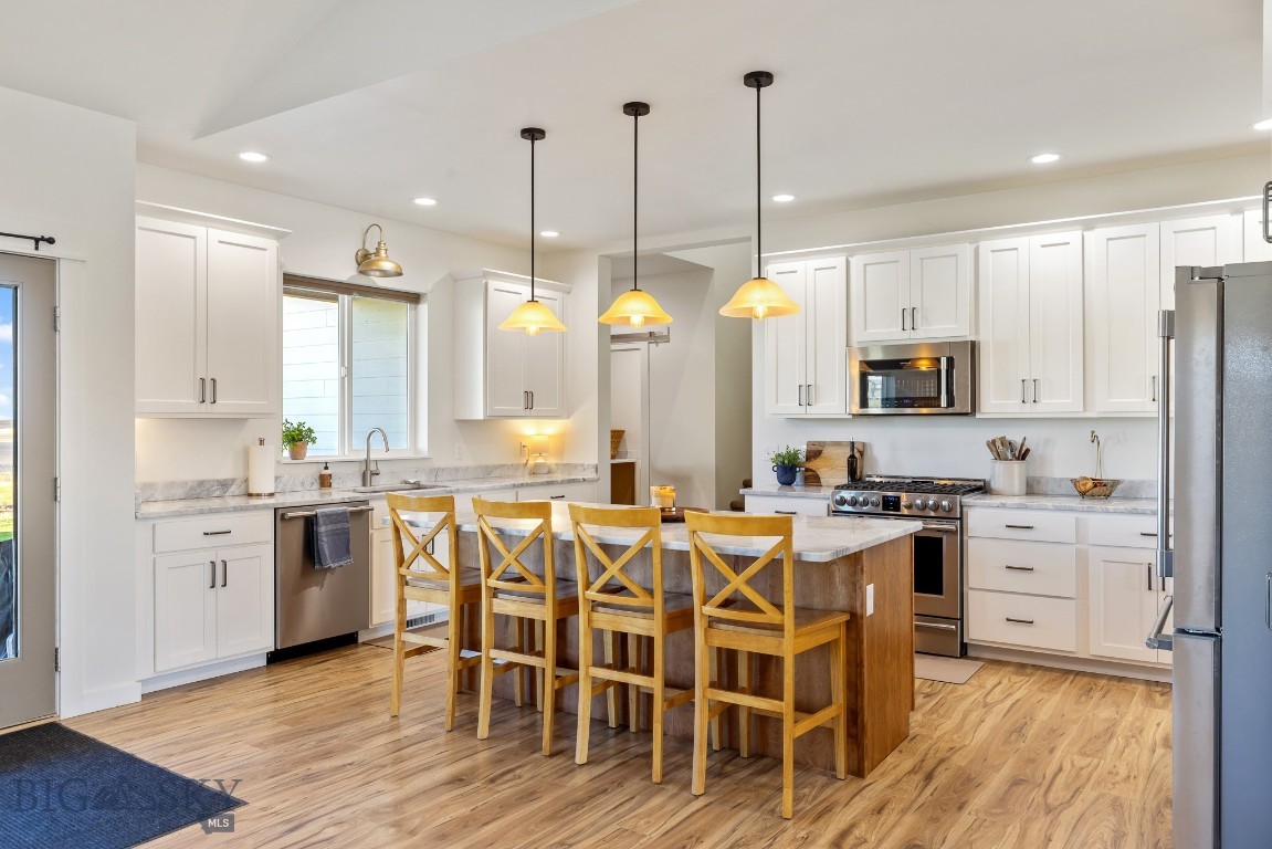 10 Mackenzie Mountain Way