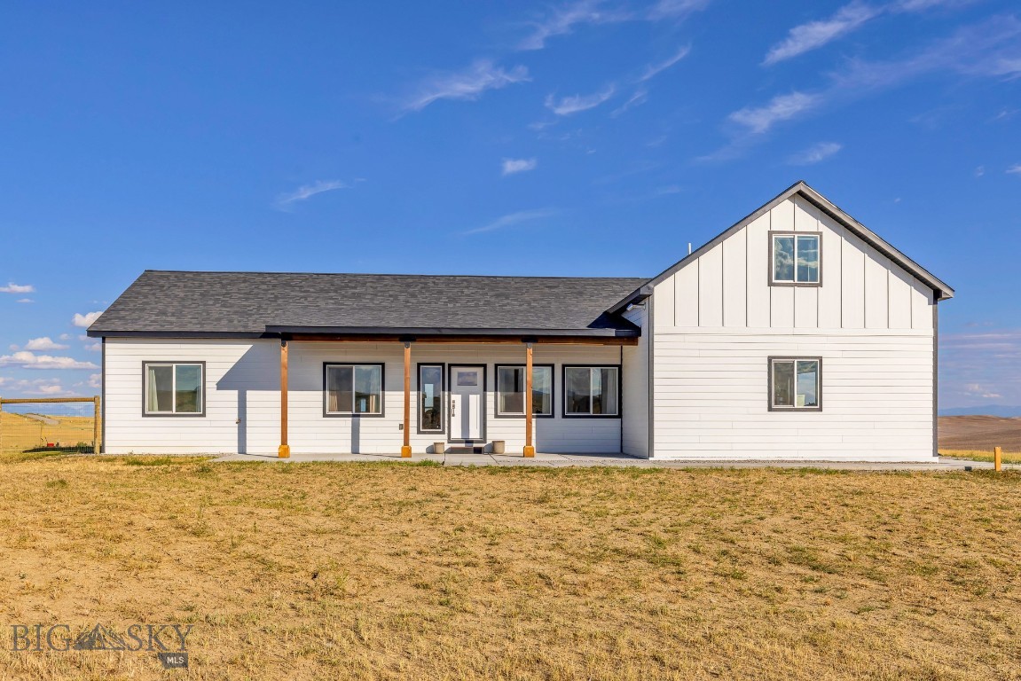 10 Mackenzie Mountain Way