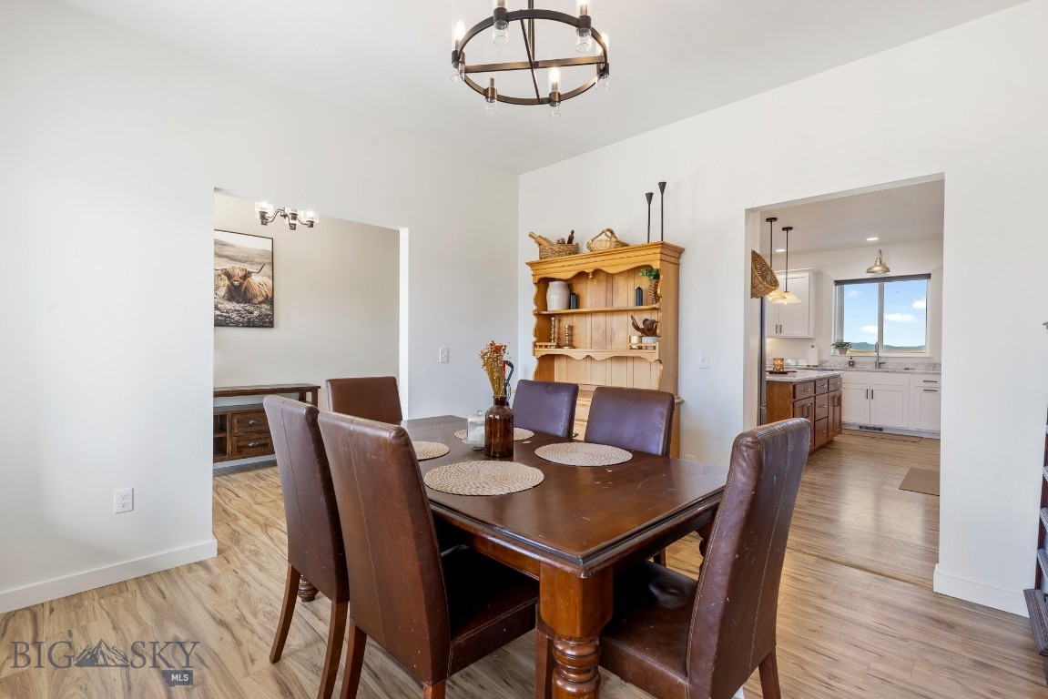 10 Mackenzie Mountain Way