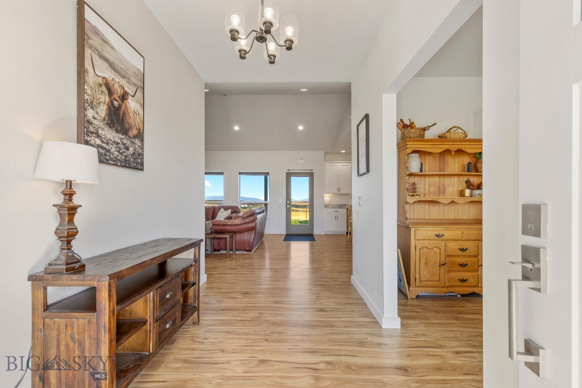 10 Mackenzie Mountain Way