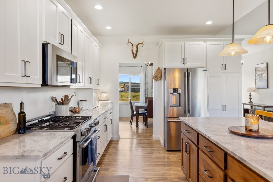 10 Mackenzie Mountain Way